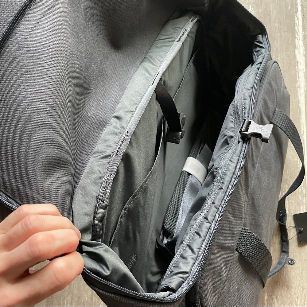 Lululemon Early Embark Duffle - Picture 10 of 16